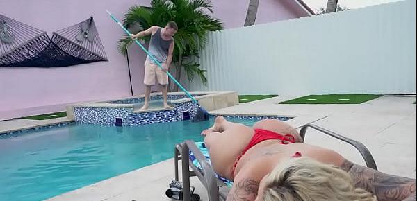 trendsBusty milf pussyfucking pool guy after blowjob